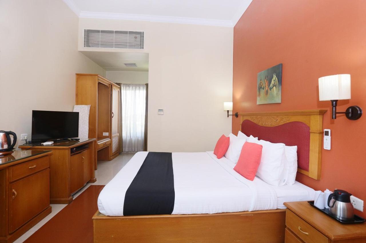 Hotel Capital O 45944 Club 7 Tiruvalla Exteriér fotografie