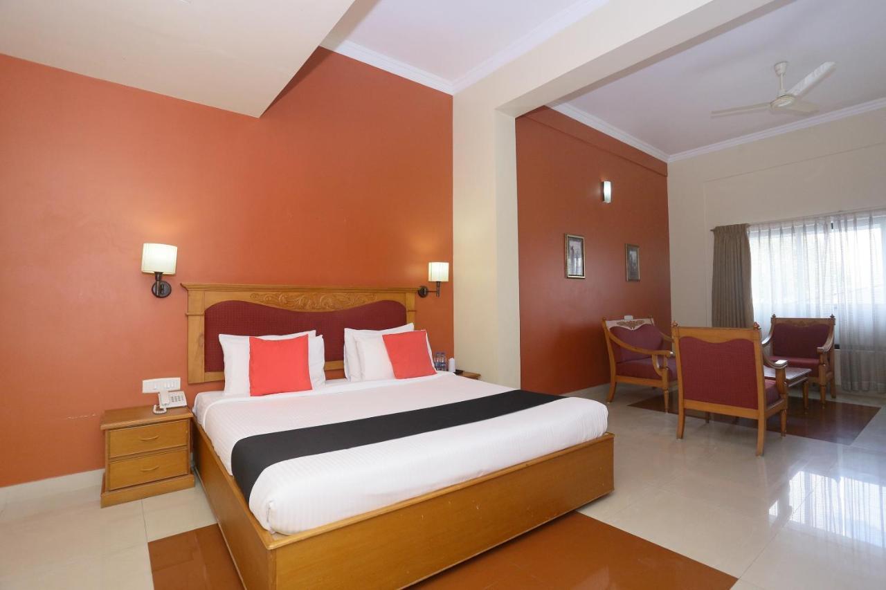 Hotel Capital O 45944 Club 7 Tiruvalla Exteriér fotografie